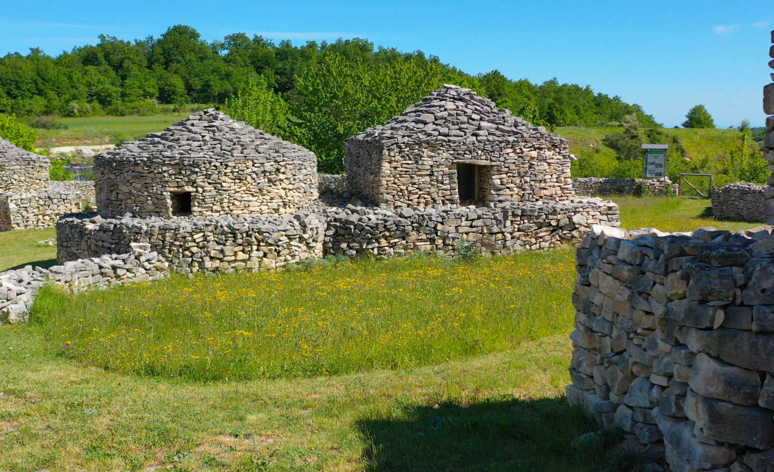 Roccamorice  dintorni